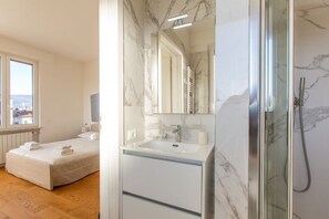 3 camere, ferro/asse da stiro