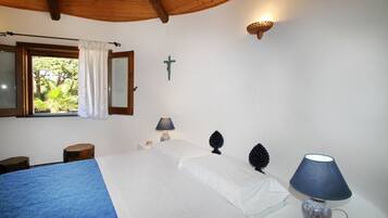2 chambres, fer et planche à repasser, lit parapluie, Wi-Fi gratuit
