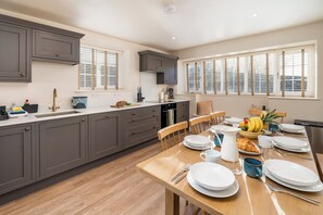 Dining - Garsington Studios Chilterns Farm House - Pass the Keys (Stokenchurch)