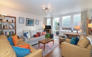 TV - Homely flat by the river in Battersea, SW London - Pass the Keys (London)