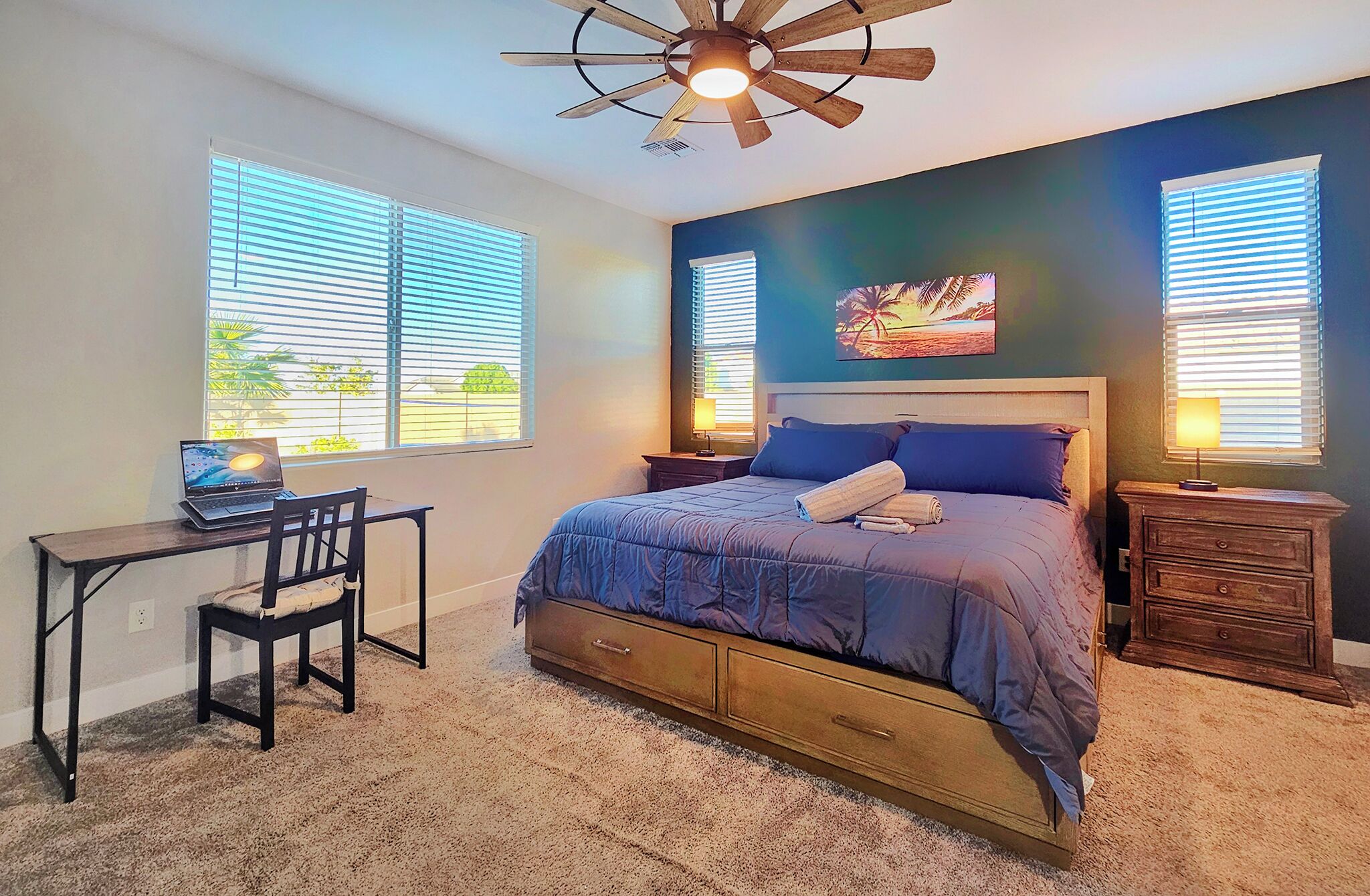 4 室のベッドルーム、デスク、アイロン / アイロン台、WiFi (無料)