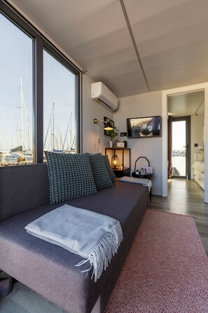 Mobile Comfort-Unterkunft, Meerblick | Wohnbereich