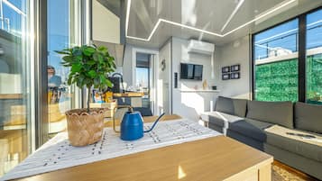 Mobile Deluxe-Unterkunft, Meerblick | Wohnbereich