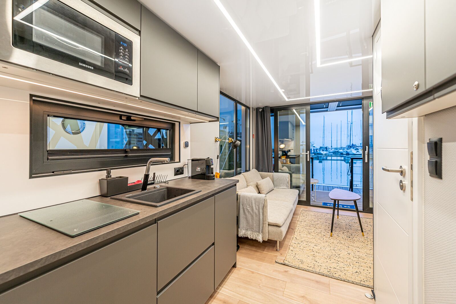 Casa mobile Luxury, vista mare | Cucina privata | Frigorifero, microonde, piano cottura, macchina per caffè espresso