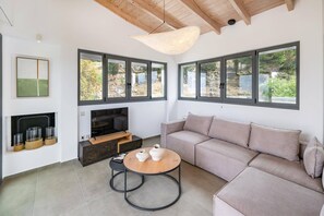 Smart TV, ping pong - Villa Cypressa by Villa Plus (Lefkada City)
