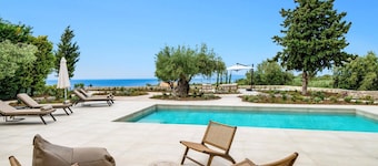 Villa Cypressa by Villa Plus