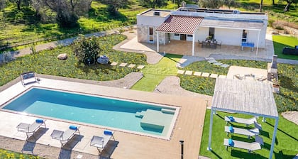 Villa Mastroronzo by Villa Plus