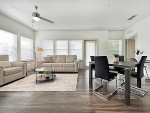 Interior - Spacious 3 BR Haven in Prime Central Tampa (Tampa)