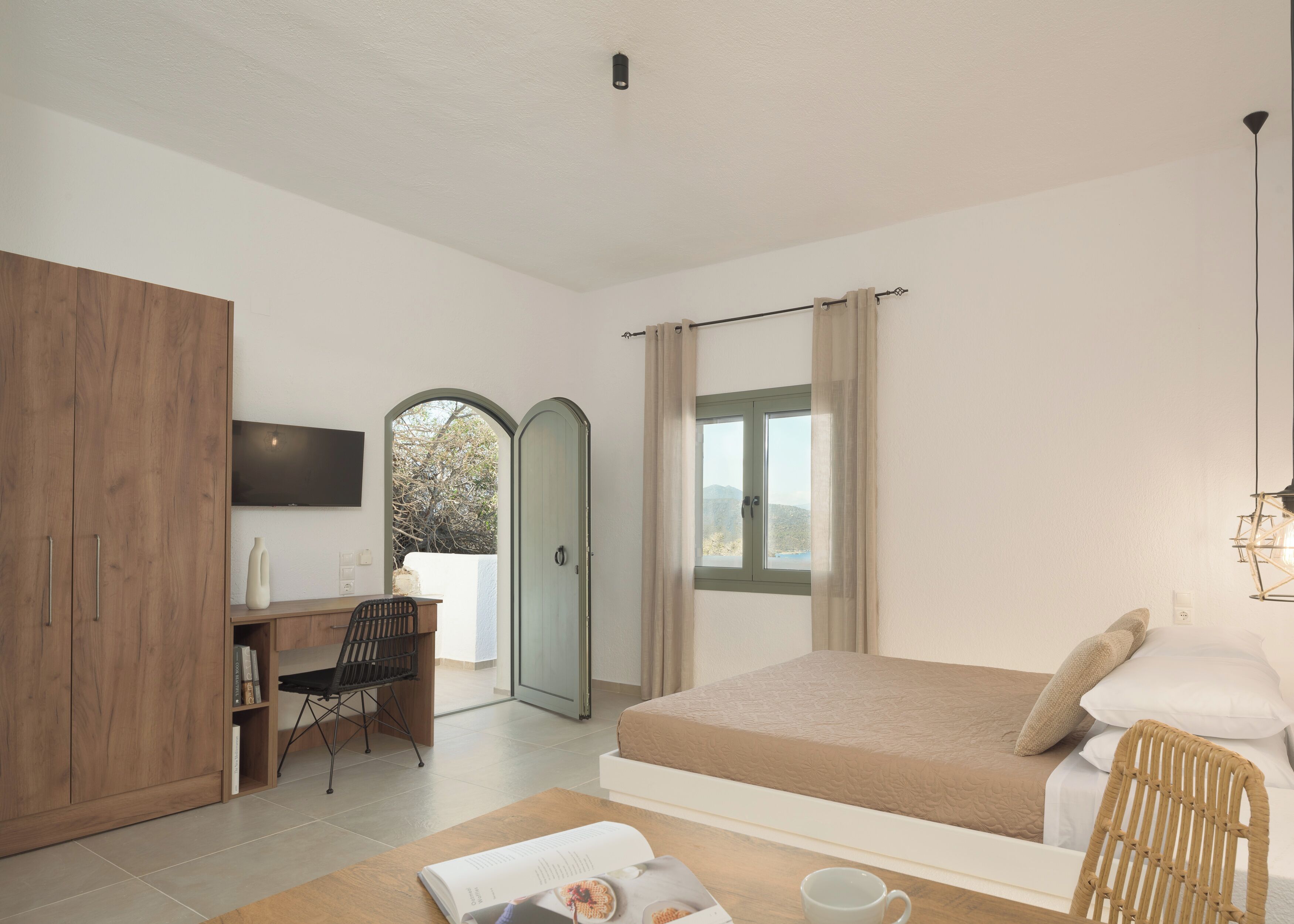 基础开间 | 客房内保险箱、熨斗/熨衣板、免费 WiFi