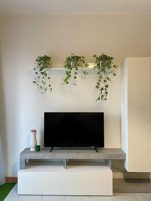 Interior - Apartment with terrace Etna and sea view near central station (Catania)