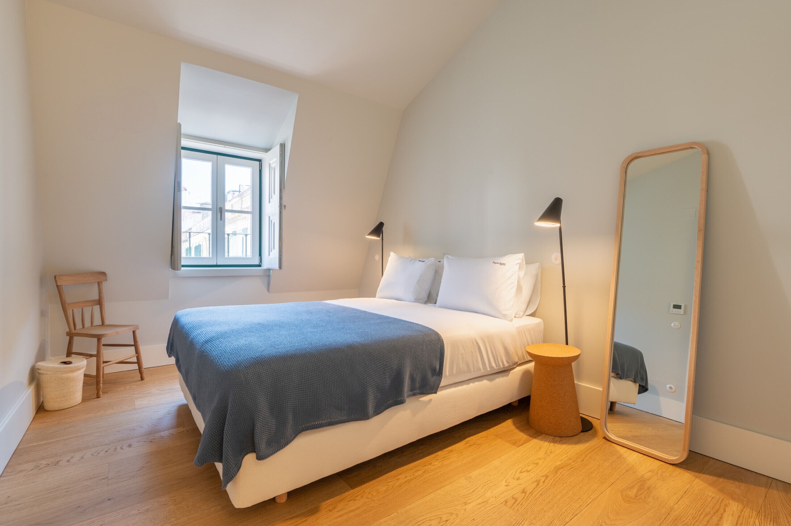 Bügeleisen/Bügelbrett, kostenloses WLAN, Bettwäsche