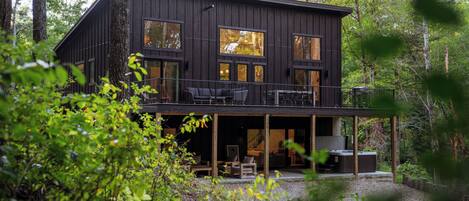 المنشأة من الخارج