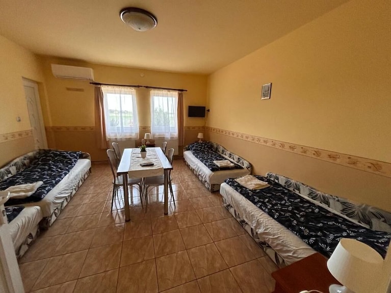 Entire House For Work Crews | 3 Bedrooms With Bath | Near Mercedes Factory - Tiszakécske