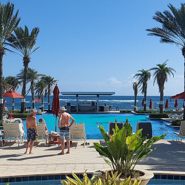 Outdoor pool - Luxury Beachfront 3-Bedroom Condo | Ocean View (sint maarten)