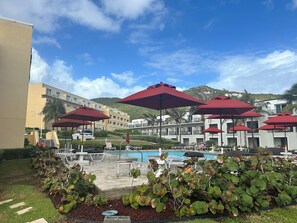 Terrace/patio - Luxury Beachfront 3-Bedroom Condo | Ocean View (sint maarten)
