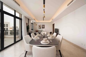 Dining - Luxury 1BR Serviced apartment Cairo Festival City (Cairo Governorate)