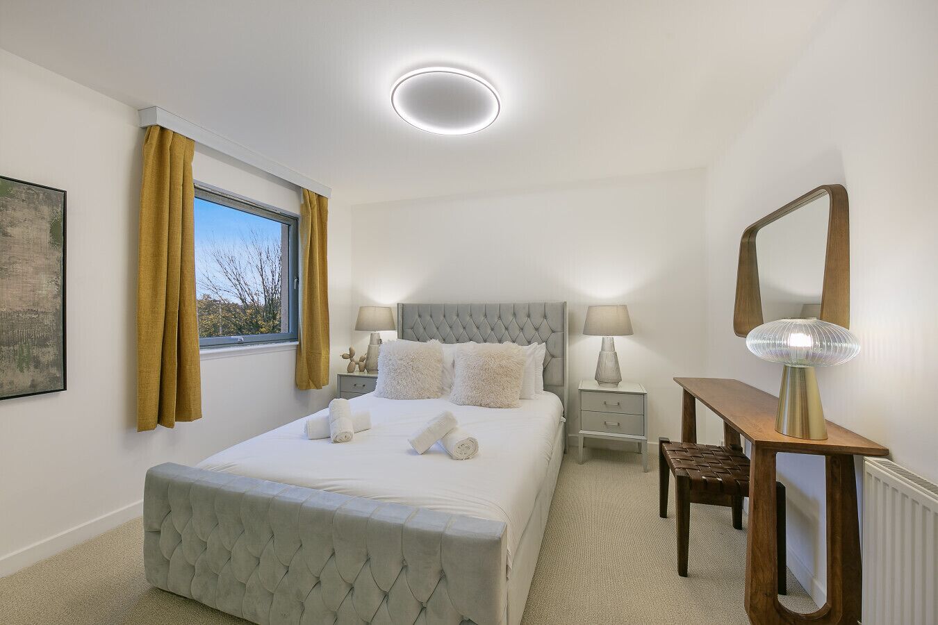 Desk, iron/ironing board, WiFi, bed sheets