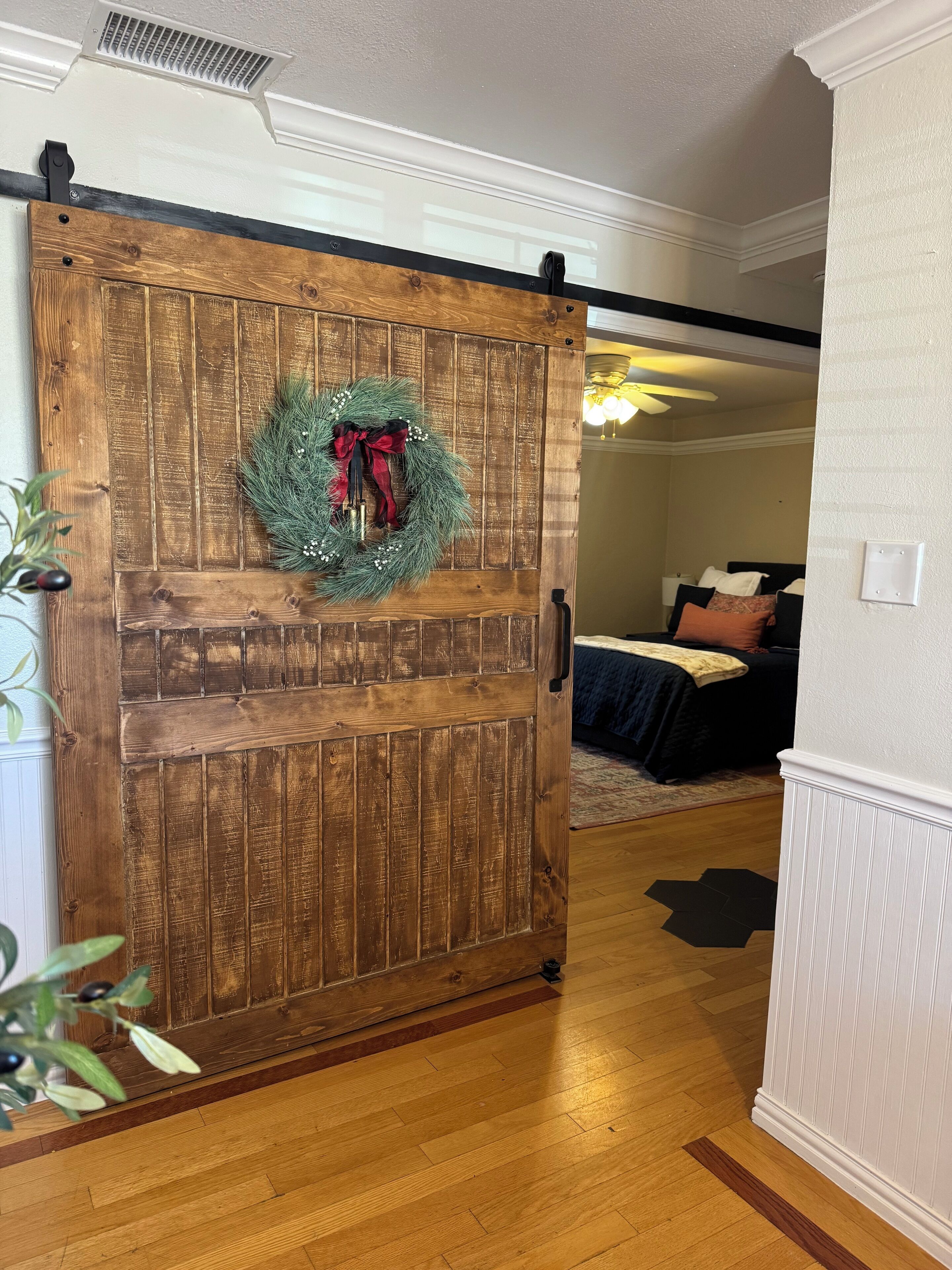 Bureau, fer et planche à repasser, Wi-Fi gratuit, draps fournis