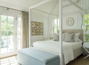 Room - Designer cottage in the heart of Rockport Village (Rockport)