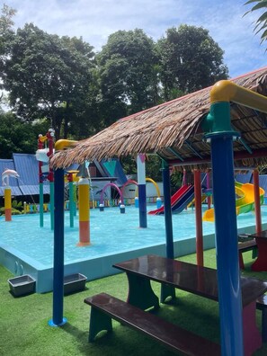 2 piscinas al aire libre