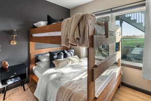 5 室のベッドルーム、WiFi、ベッドシーツ