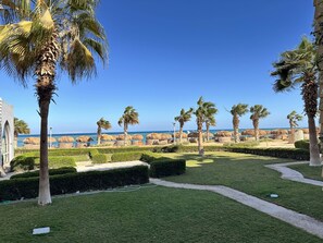 Property grounds - Beachfront 3 BDR duplex in heart of Abu tig Marina (Red Sea Governorate)