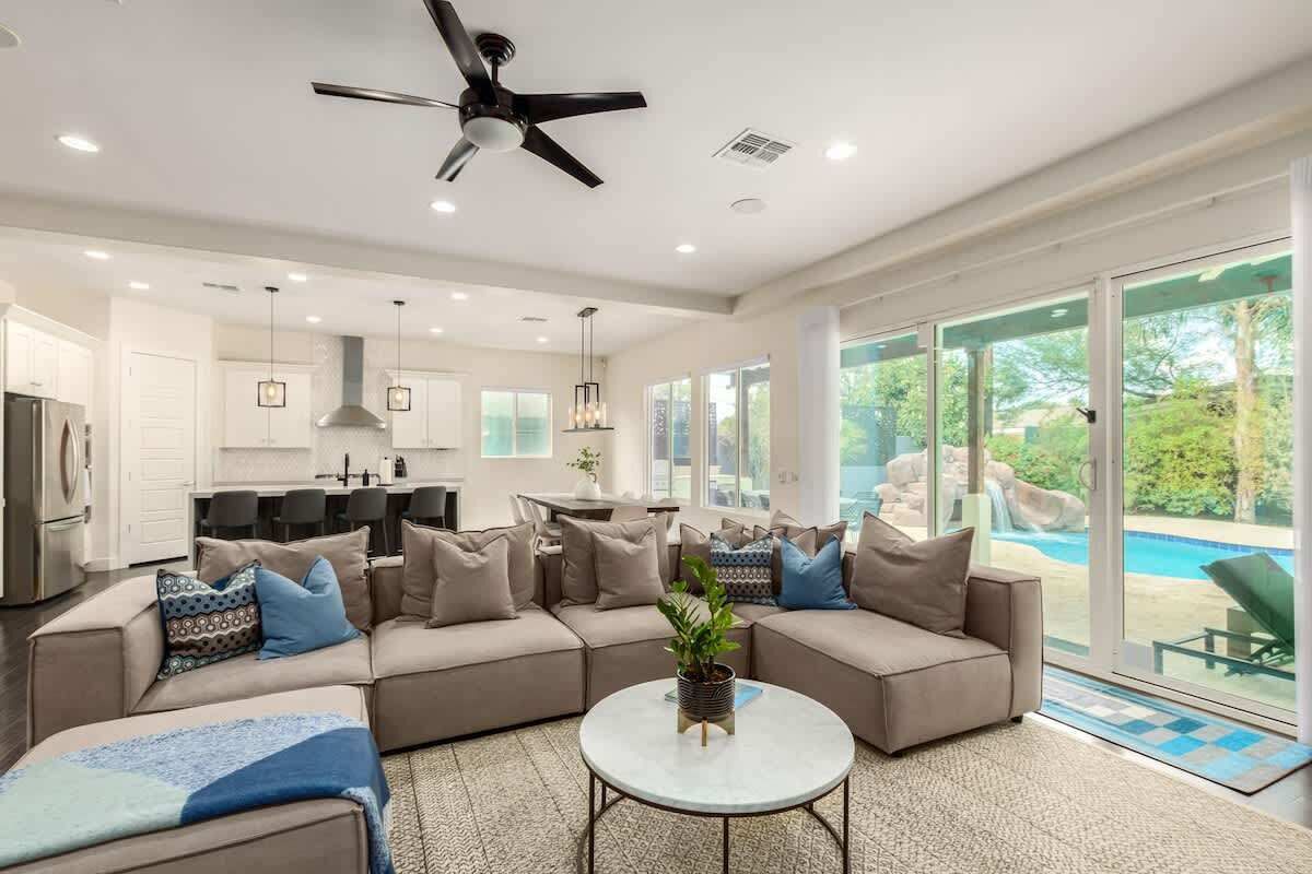 TV, fireplace, offices