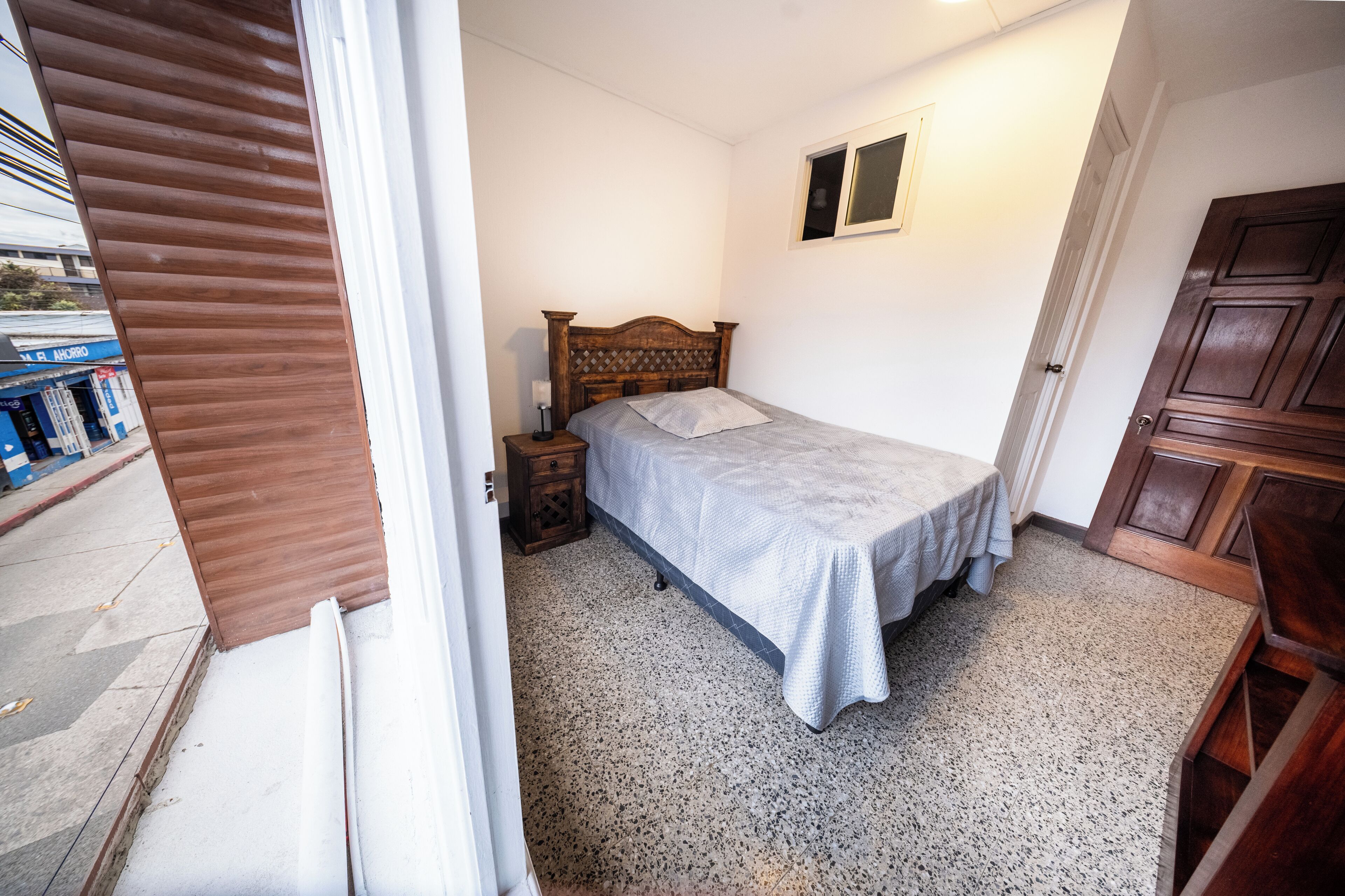 Quarto básico | Wi-Fi de cortesia