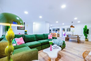 Smart TV - Boho Bliss•Pool & Fire Pit•Family-Friendly•Beaches (Greenacres)