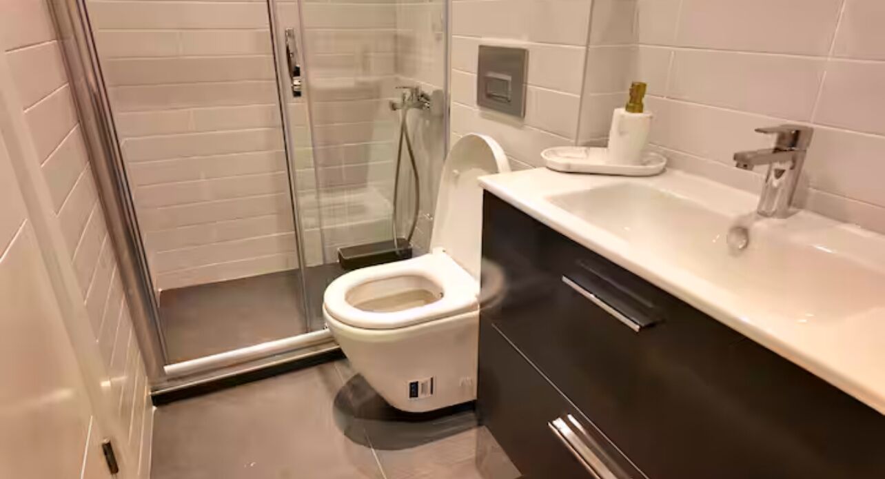 Dusche, Haartrockner, Bidet, Handtücher