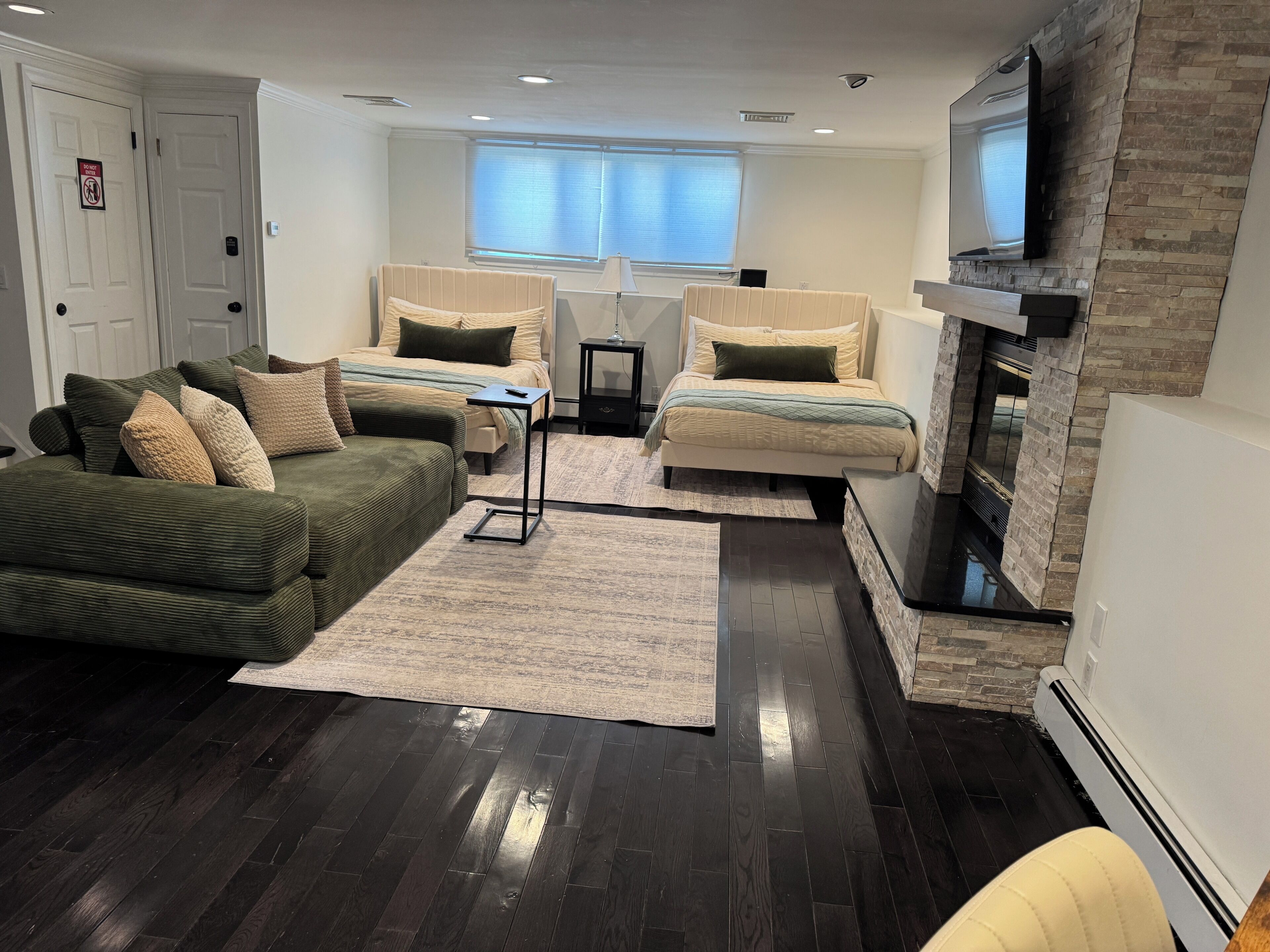 Warm & Modern 1-bedroom Retreat Near Nyc, Greenwich & Rye, Sleeps 4 - Greenwich, CT