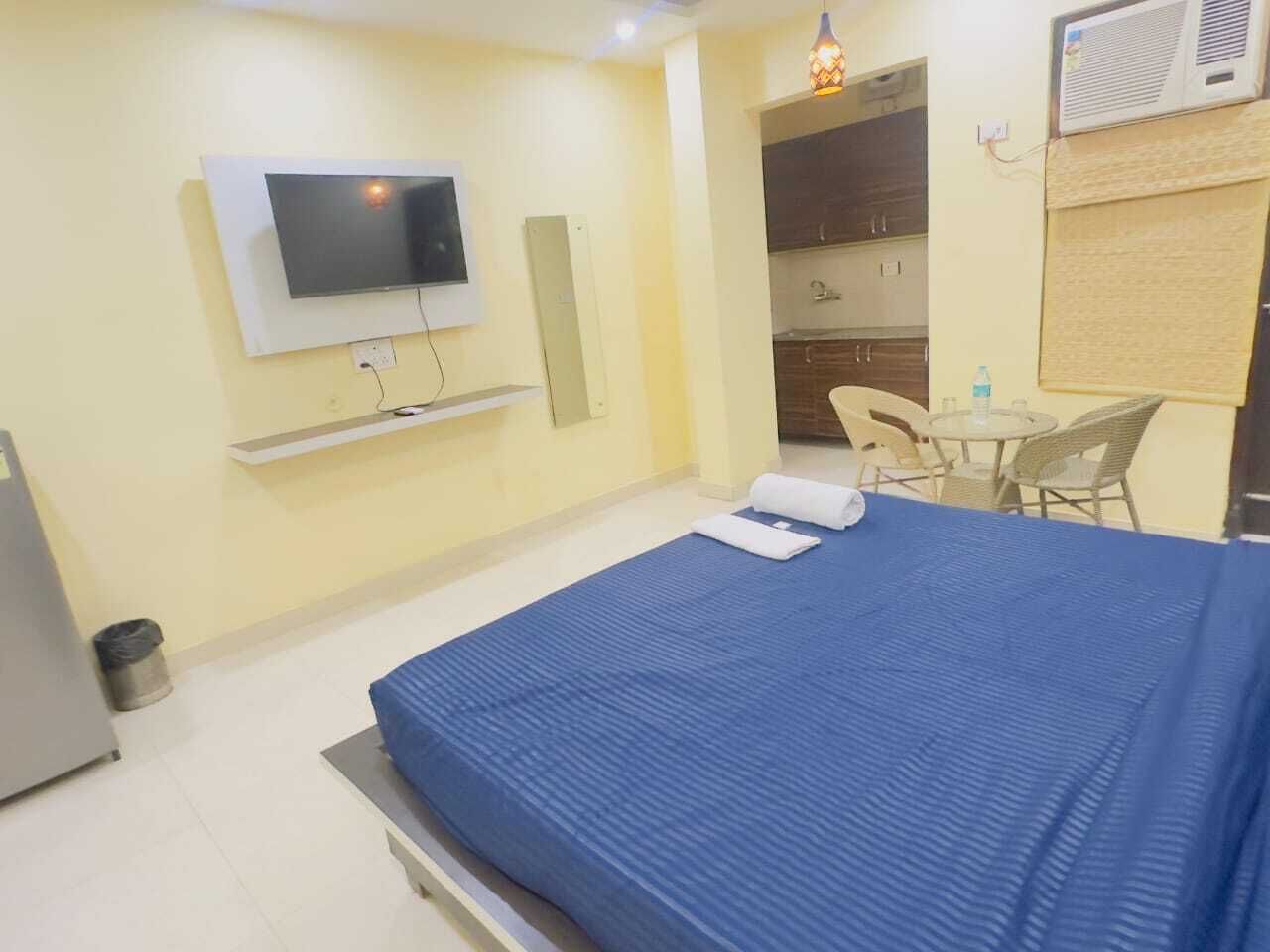 Deluxe Double Room, City View | Desk, laptop workspace, free WiFi