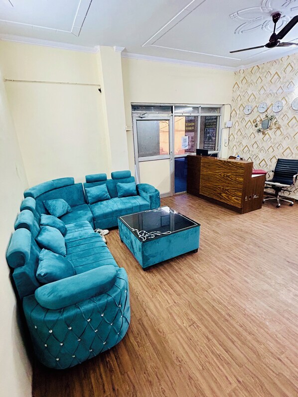 Reception - Samriddhi Studio Apartment (New Delhi)