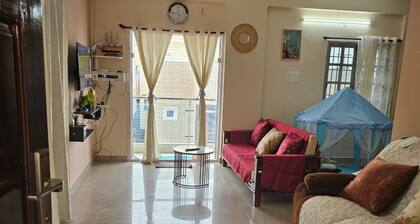 Spacious 2-bedroom apartment with AC in Chennai near Trade Center, Airport, DLF