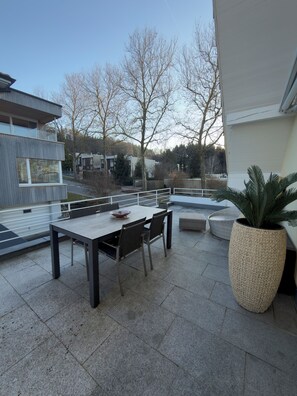 屋外ダイニングエリア