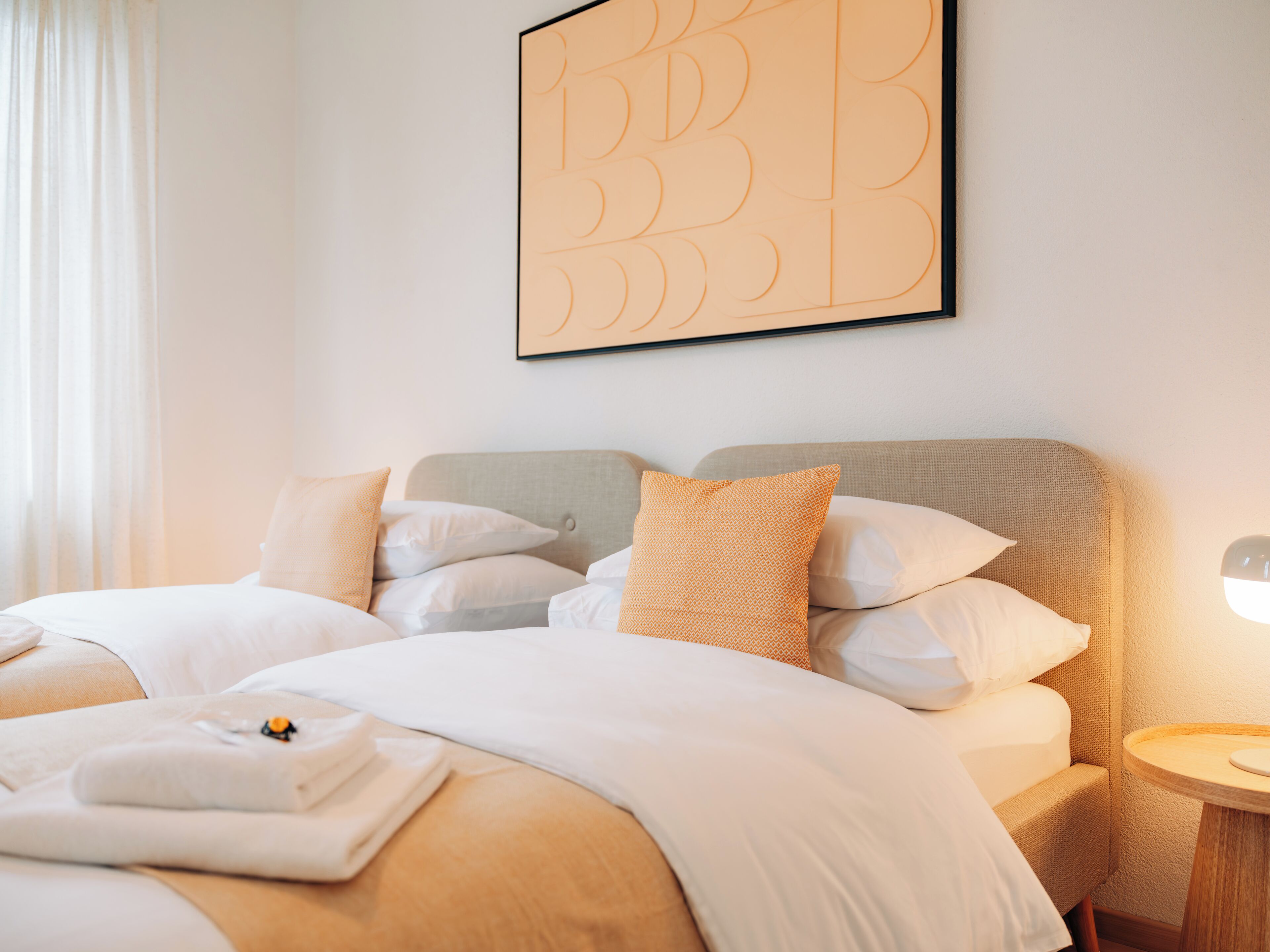 3 Schlafzimmer, Schreibtisch, Bügeleisen/Bügelbrett, Reisekinderbett