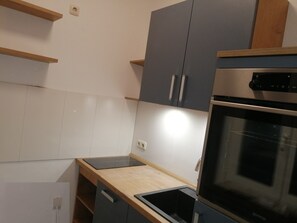 Microonde, forno, piano cottura, lavastoviglie