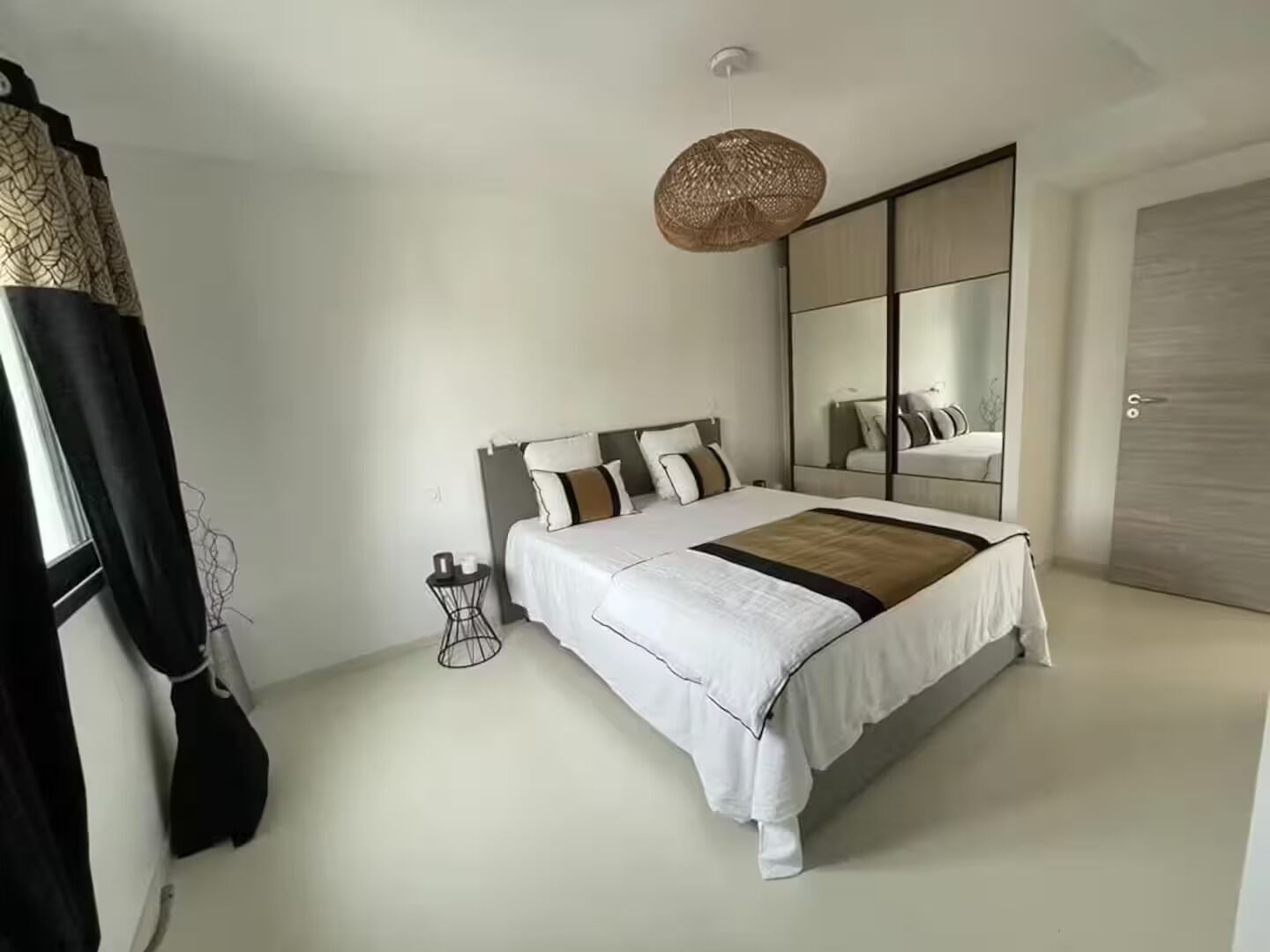 Fer et planche à repasser, Wi-Fi, draps fournis