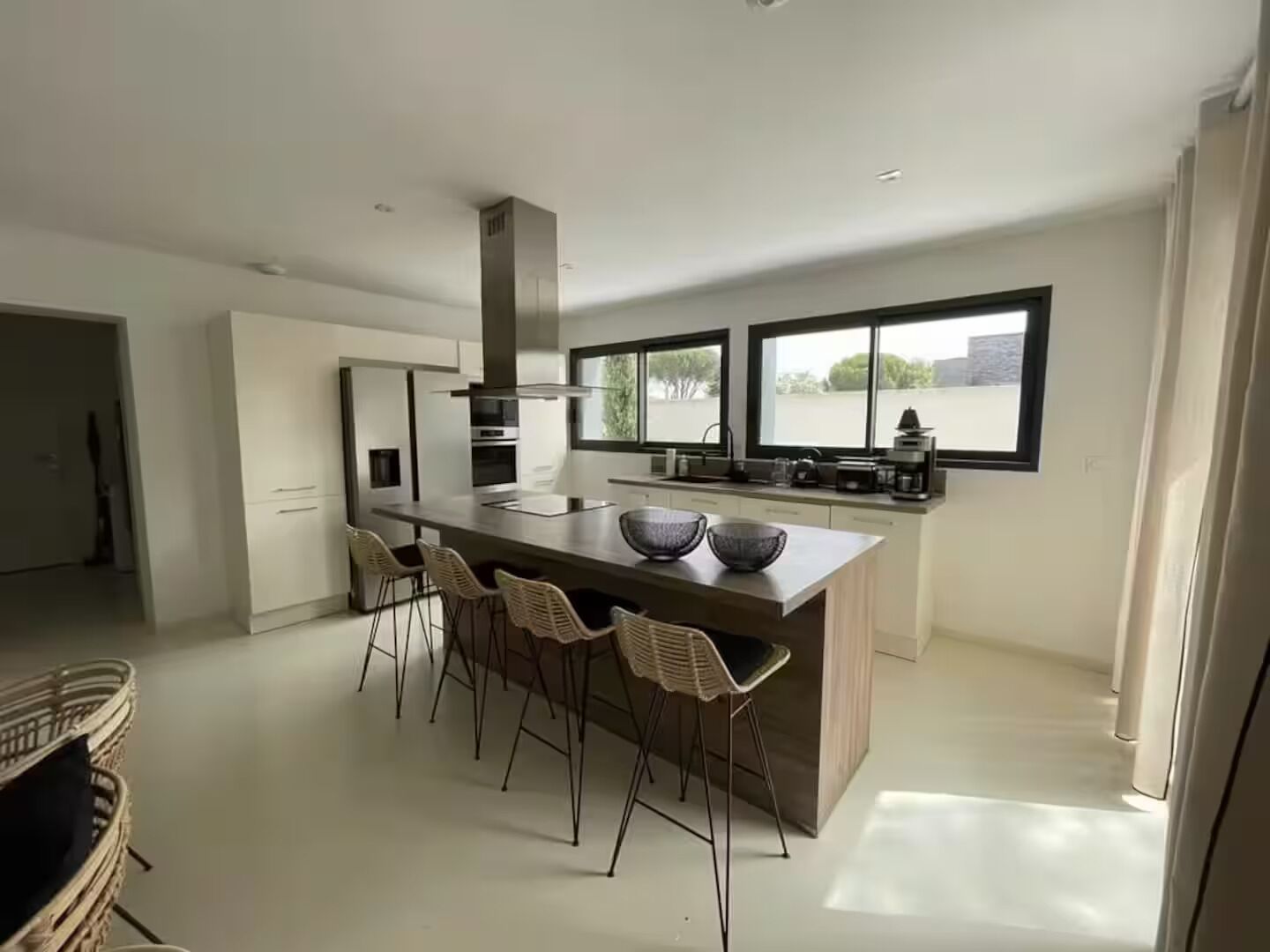 Micro-ondes, four, plaque de cuisson, lave-vaisselle