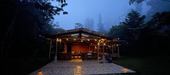  2 bedroom cabin off grid, 100 acres in Tayutic, Turrialba The Sloth Bar at TMR