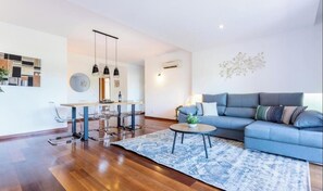 Interior - Apartamento amplo no Baía da Luz – férias perfeitas para famílias na (Lagos)