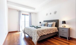 2 bedrooms, iron/ironing board, WiFi, bed sheets - Apartamento amplo no Baía da Luz – férias perfeitas para famílias na (Lagos)