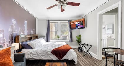 Cozy Extended Stay: King Bed/Fully Equipped/Train