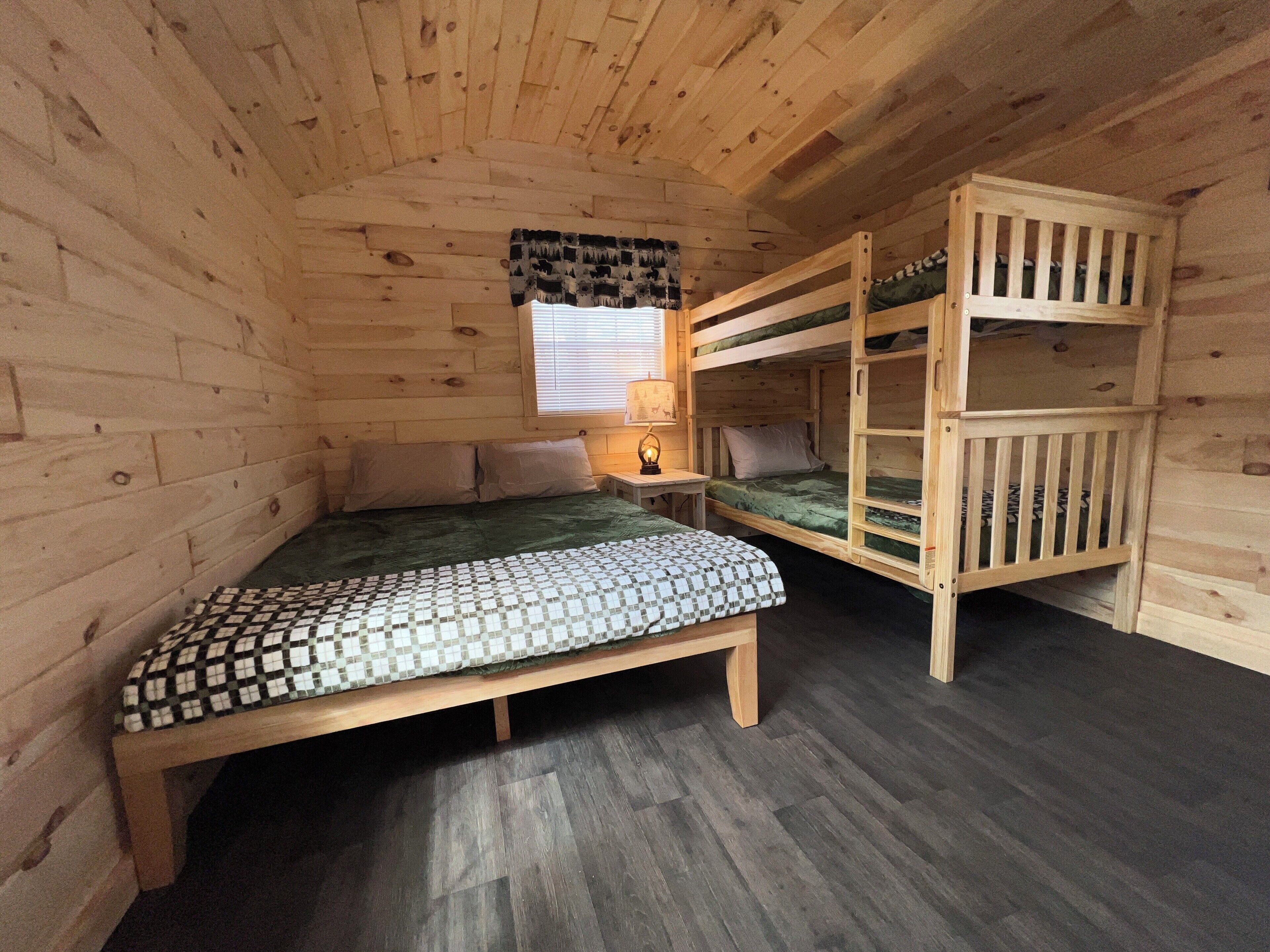 Sister Lakes Of Michigan Glamping Cabin #1 - Michigan