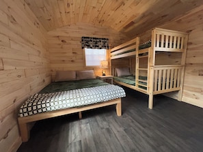 1 bedroom, bed sheets