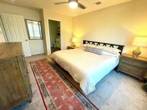 3 bedrooms, iron/ironing board, WiFi, bed sheets - Suburban Tranquility Meets Metropolitan Convenience (Leander)
