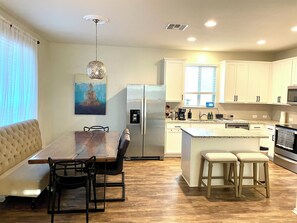 Private kitchen - Suburban Tranquility Meets Metropolitan Convenience (Leander)