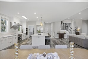 Interior - Luxe Retreat w/ Spa Sleeps 25 Designed For Groups (Charlotte)