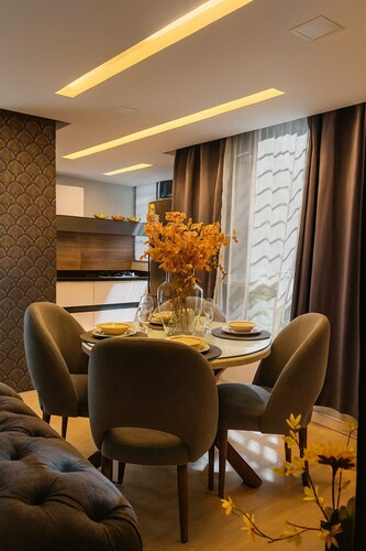 Central apartment and luxury in one place.