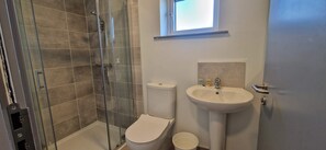 Shower - Apt 7 Westbourne Accommodation 1Km to City Centre (Limerick)